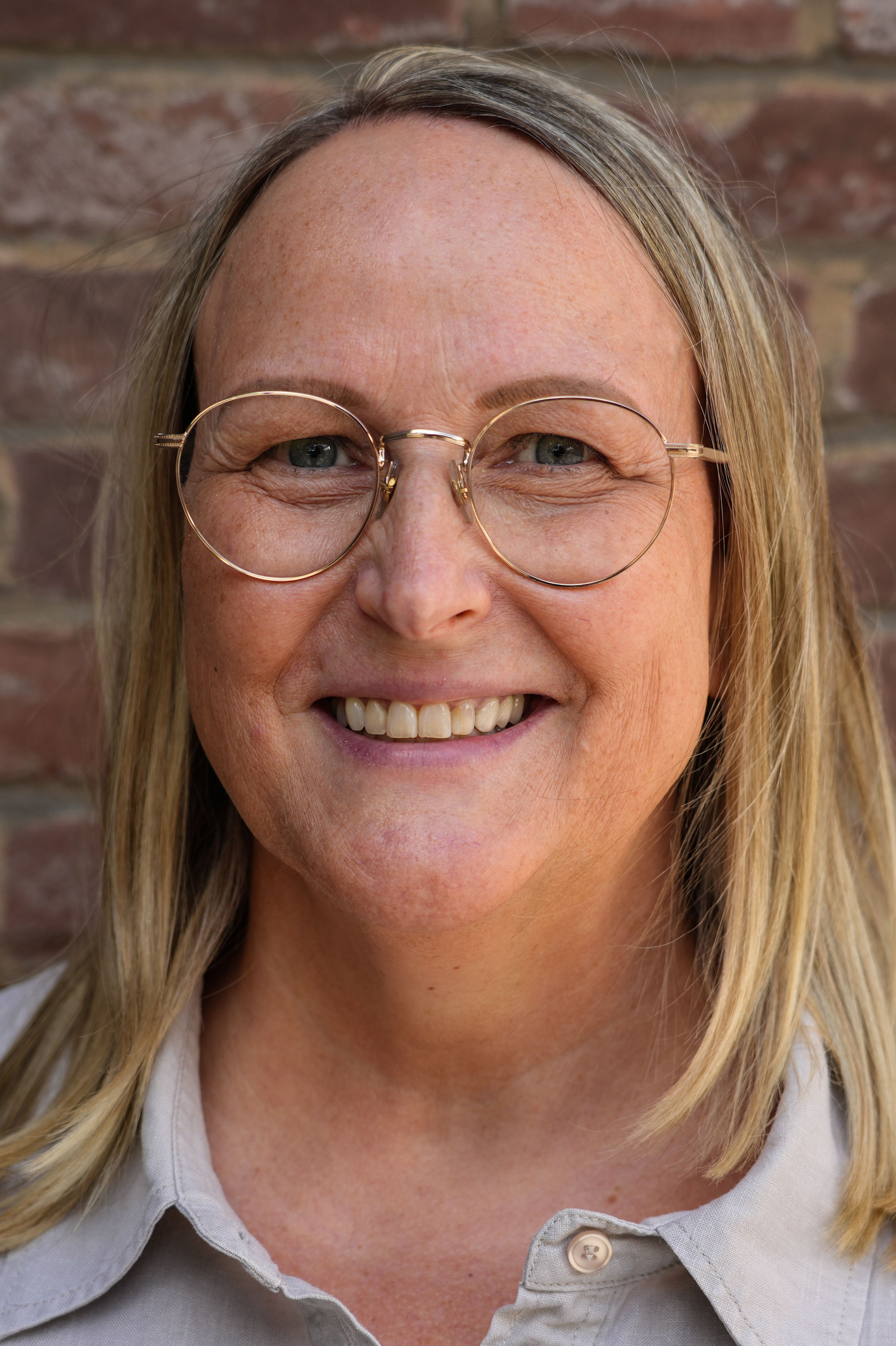 Pohl - PHL - kristin.pohl@ge-emmerich.de - Fächer: BI, CH 