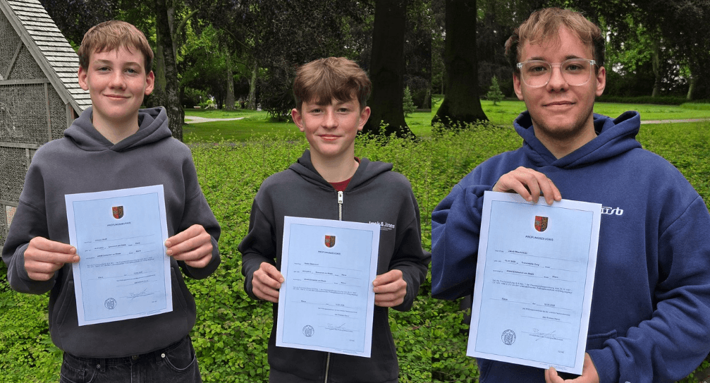 Schüler bestehen Fischerprüfung