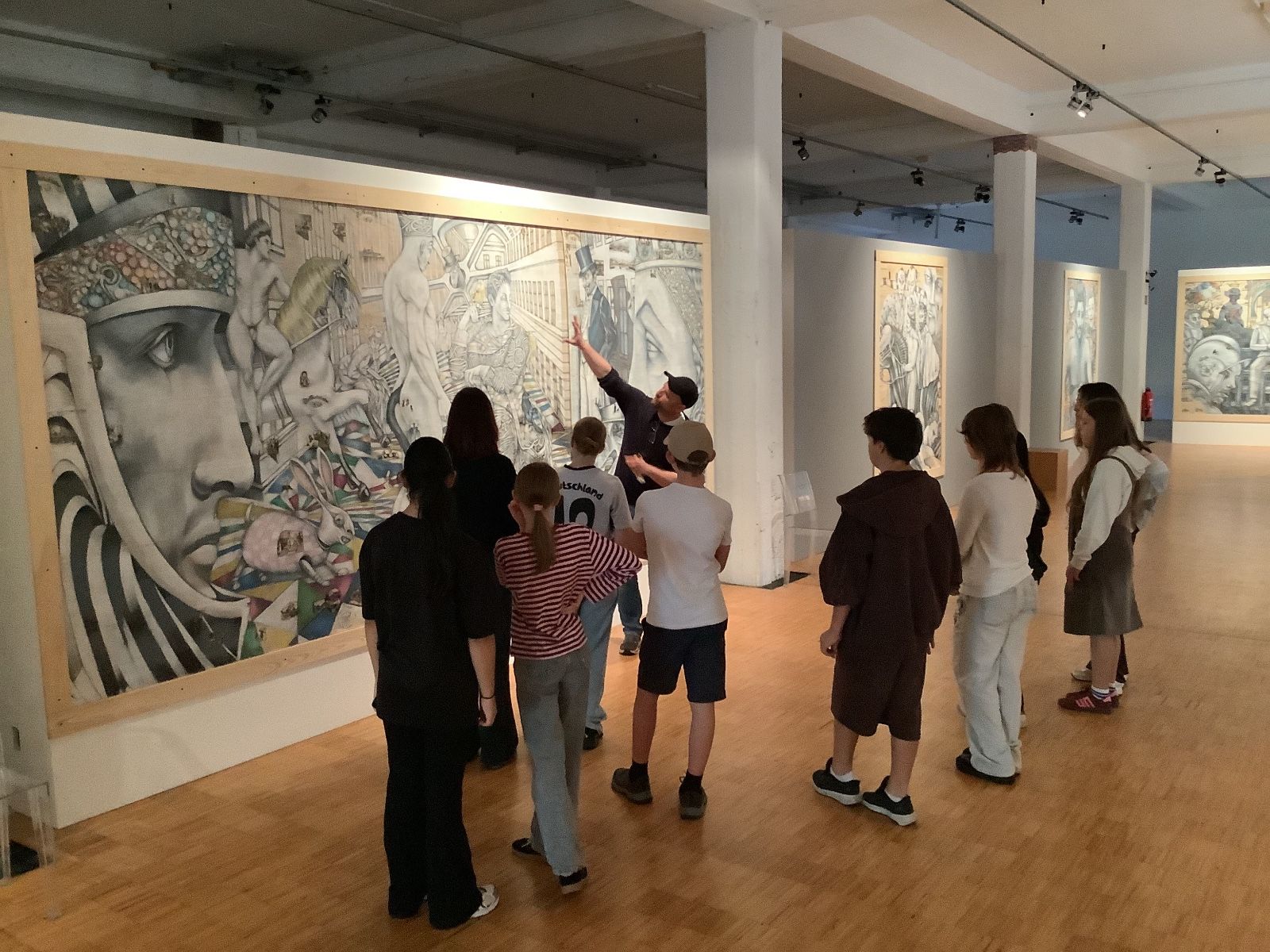 Kunst hautnah erleben: Begegnung mit dem Künstler Michael Pyter