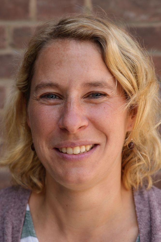 Abrahams - ABR - sabrina.abrahams@ge-emmerich.de - Fächer: D, DaZ, EW, PP 