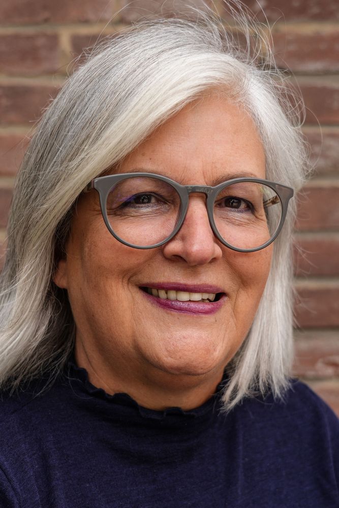 Pansegrau - PNG - konstanze.pansegrau@ge-emmerich.de - Fächer: E, TX, KU, F 