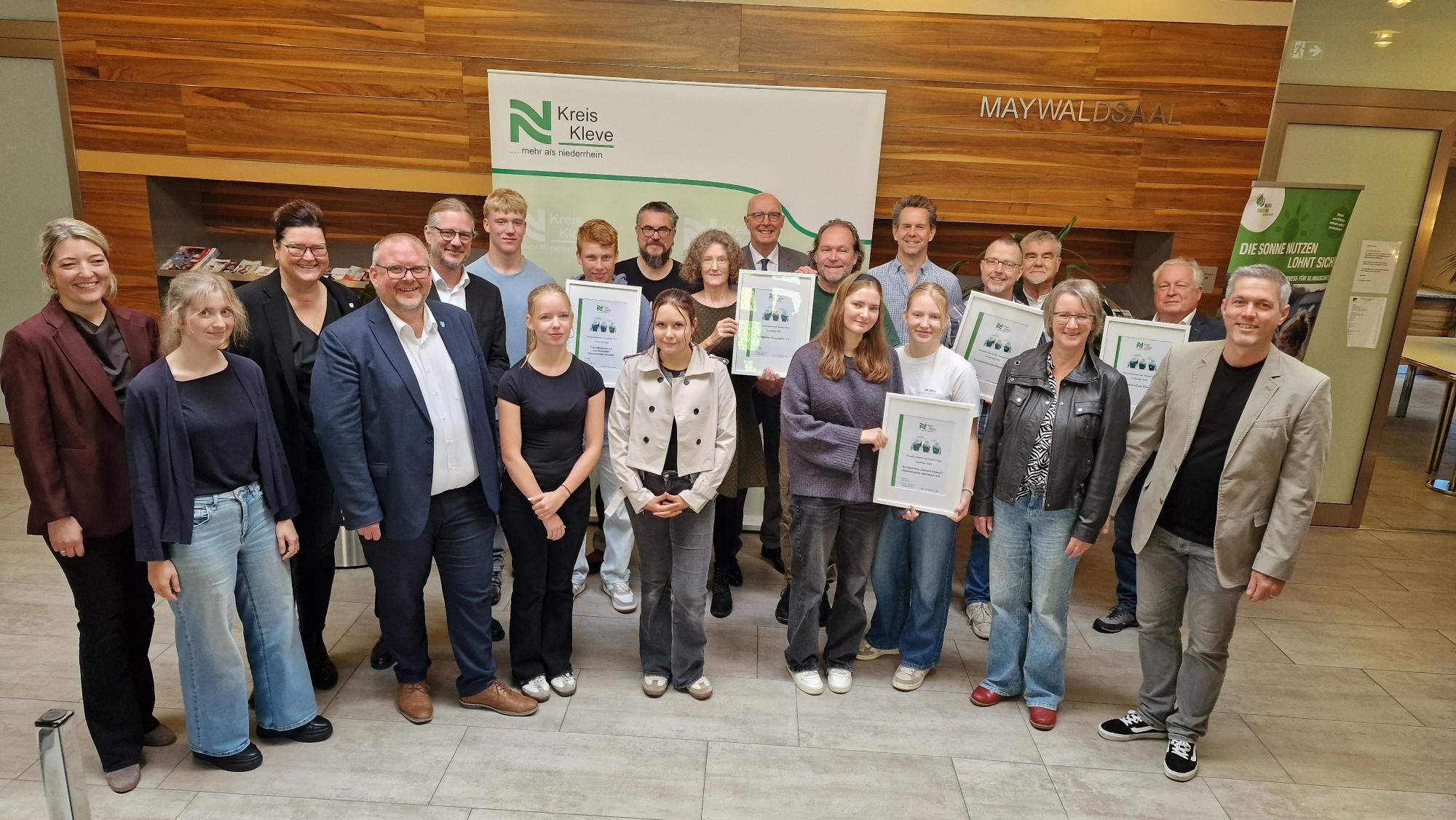 Schülerfirma "Second Chance - Mode mit Geschichte" gewinnt beim Klimaschutzpreis